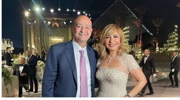 شاهد .. اتفرج.. عمرو أديب ولميس الحديدى يحتفلان بخطوبة ابنهما نور