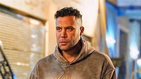 شاهد .. منتج مسلسل "الكينج" يعلن عرضه في رمضان رغم حريق الديكور الرئيسي بإستوديو مصر