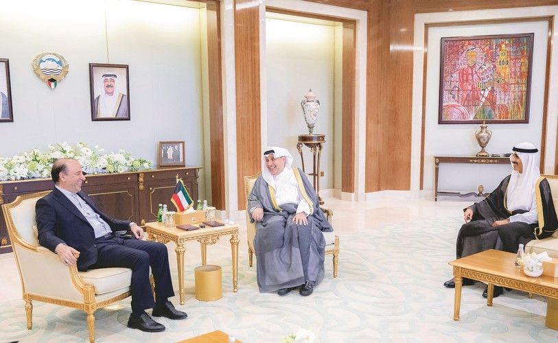 وزير الديوان الأميري ورئيس ديوان سمو ولي العهد استقبلا سفيري هنغاريا وإيران