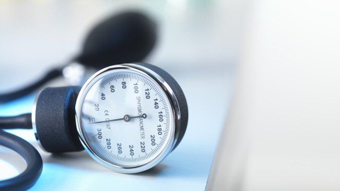 أطعمة يومية تساعد على رفع ضغط الدم بشكل طبيعي.. تعرف عليها