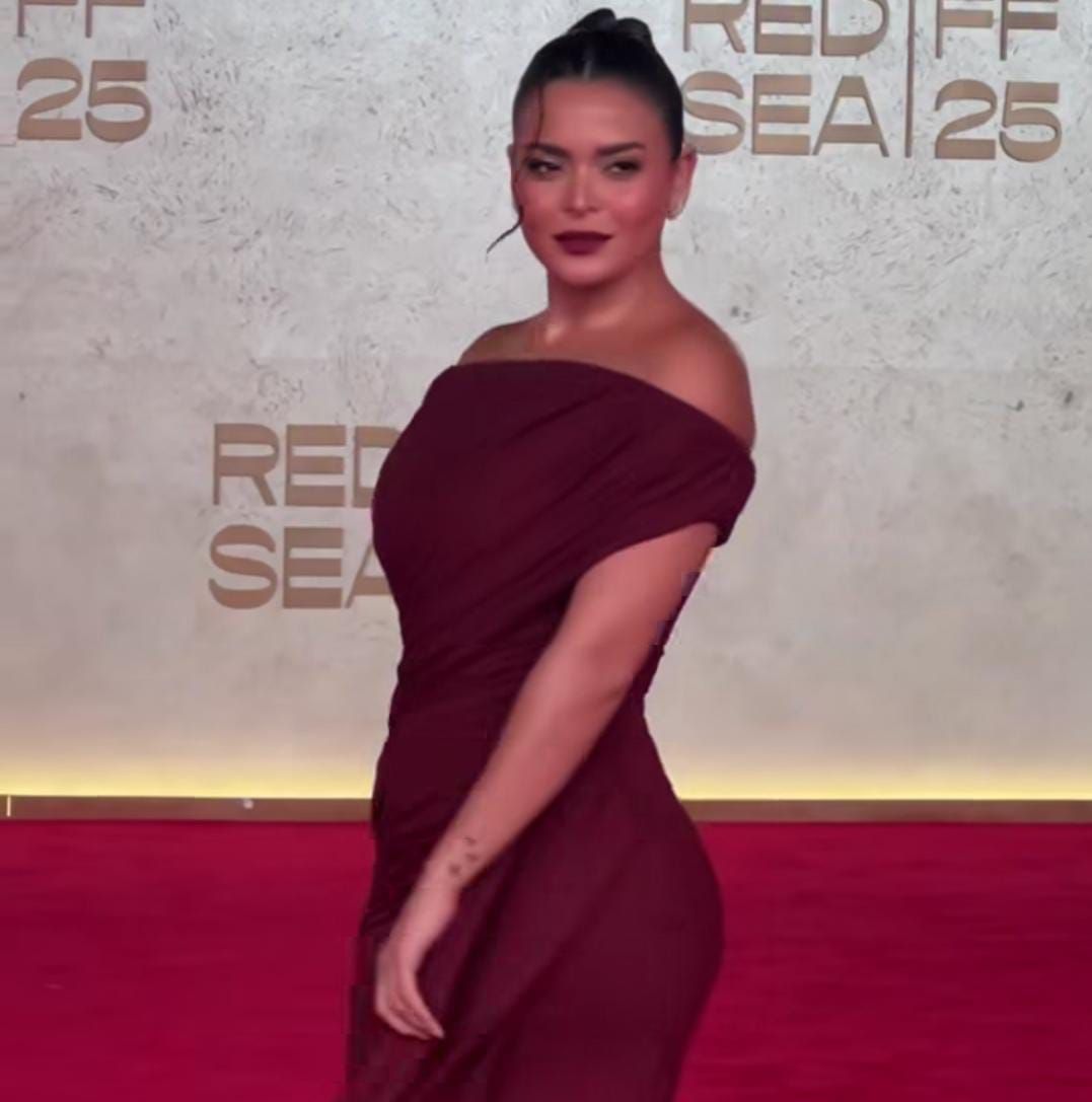 أسماء جلال وصبا مبارك وحسن الرداد على السجادة الحمراء لمهرجان البحر الأحمر