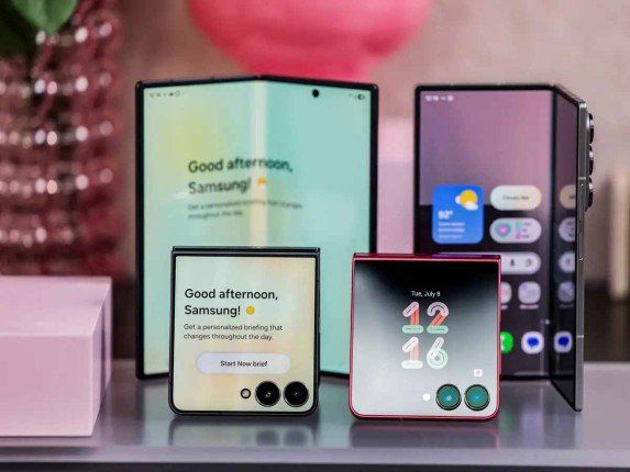 "سامسونج" تحتل المركز الأول عالميا في سوق الهواتف القابلة للطي