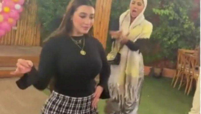 شاهد .. بلاغ يتهم الراقصة شروق بنشر محتوى خادش وانتحال صفة طبيبة