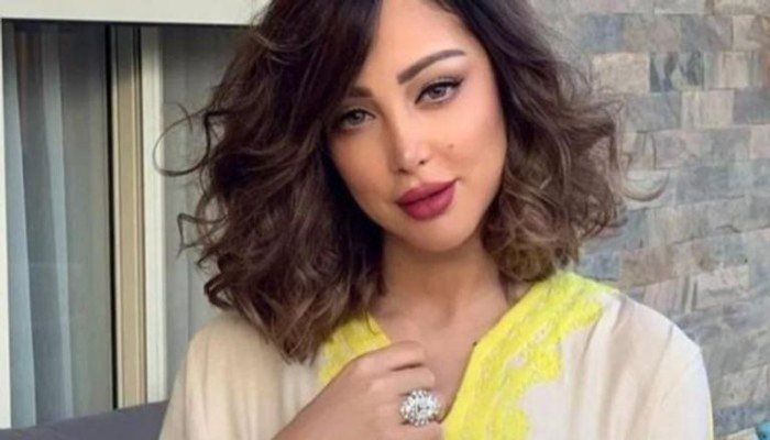 شاهد .. اتفرج.. بسمة بوسيل تشارك جمهورها بصورًا من أمام الكعبة