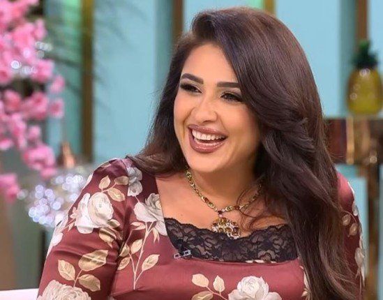 شاهد .. بالفيديو.. ياسمين عبد العزيز تفاجئ جمهورها بموقف لم يكن في الحسبان على الهواء