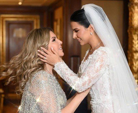 شاهد .. بالصور.. الفنانة نادية مصطفى تحتفل بزفاف ابنتها بطريقة مؤثرة