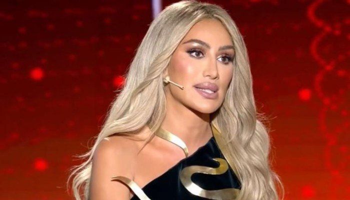 شاهد .. وسط حضور جماهيري كثيف.. مايا دياب تحيي حفلًا غنائيًا مميزًا في إسطنبول