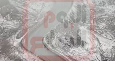 ثلوج تغطى جبال اللوز فى تبوك بالسعودية.. فيديو