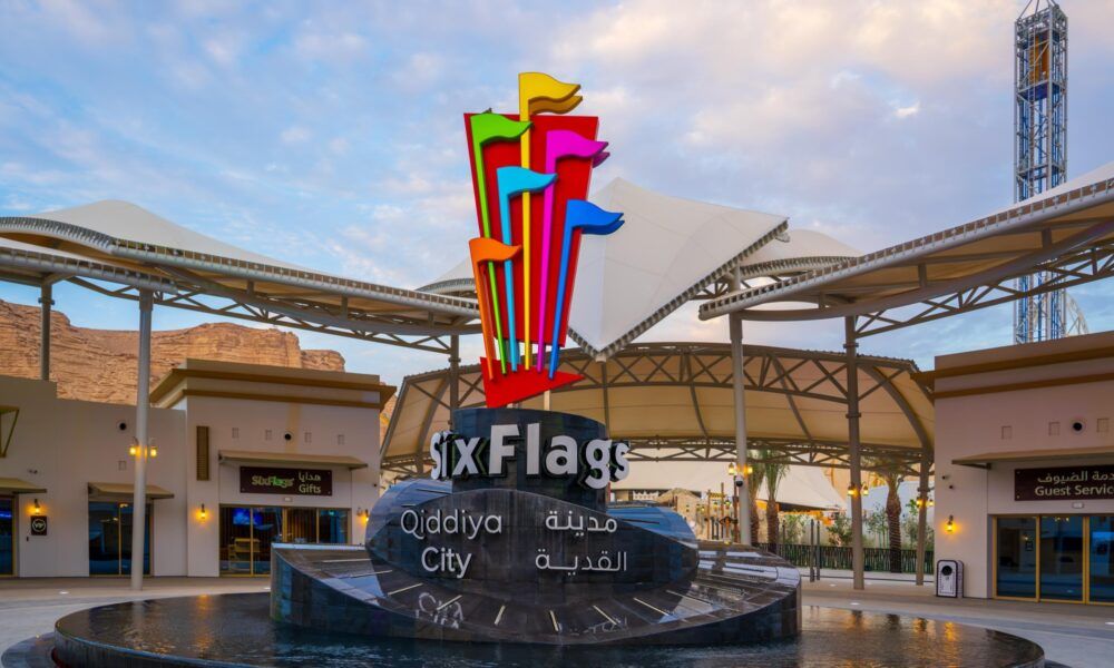 الكشف عن تفاصيل Six Flags القدية ضمن رؤية السعودية 2030