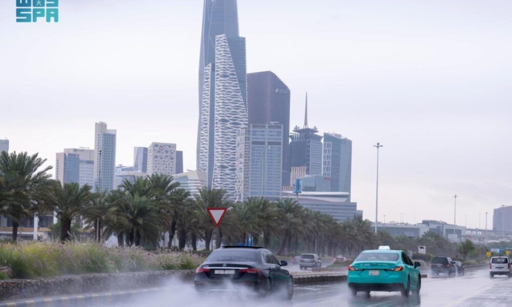 حالة مطرية في السعودية: توقعات بهطول أمطار على معظم المناطق