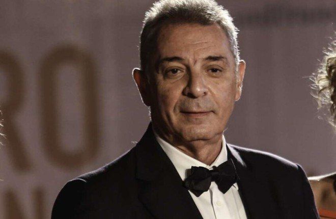 شاهد .. تدخل طبي عاجل لإنقاذ الفنان محمود حميدة واستقرار حالته الصحية