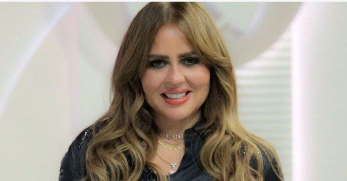 شاهد .. قرار قضائي بحبس مها الصغير شهرًا وغرامة 10 آلاف جنيه في قضية سرقة اللوحات الفنية