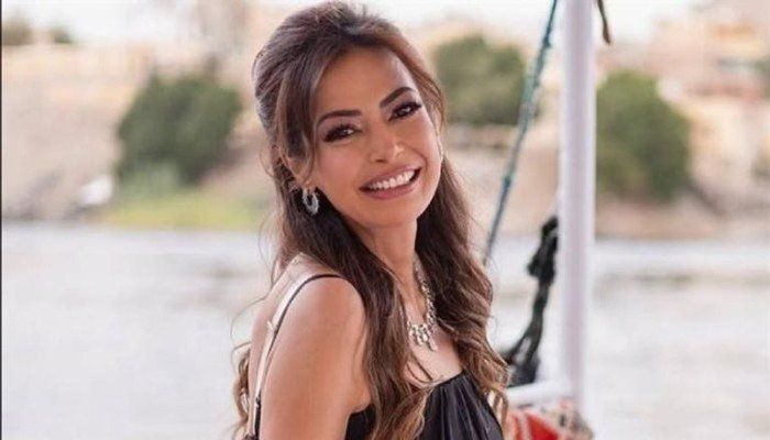 شاهد .. داليا مصطفى تنفي تعاونها مع صبري فواز وتتجاهل شائعات ارتباط شريف سلامة