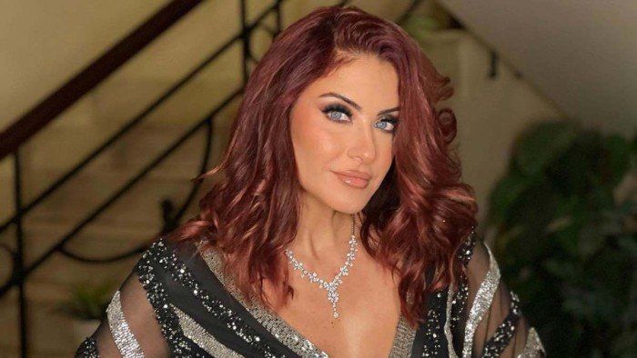 شاهد .. هيدي كرم تبهر متابعيها بإطلالة جديدة لها عبر إنستجرام