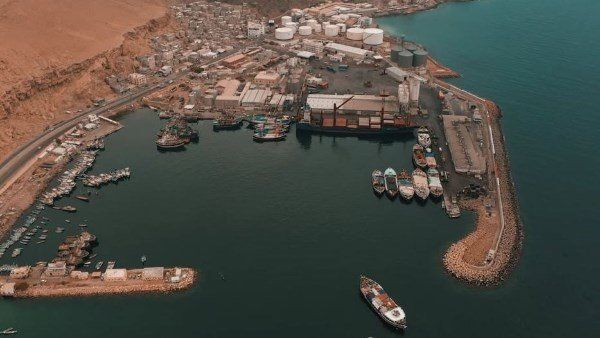 عودة ميناء المكلا اليمني لاستئناف نشاطه الملاحي والتجاري بشكل طبيعي
