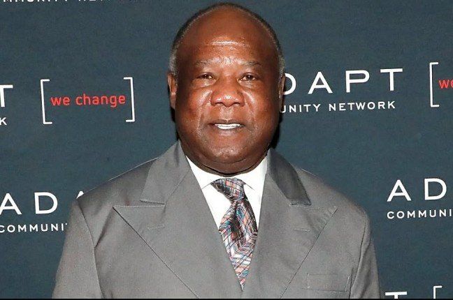 شاهد .. عن عمر ناهز 71 عامًا.. رحيل إيزايا ويتلوك جونيور نجم The Wire بعد صراع مع المرض