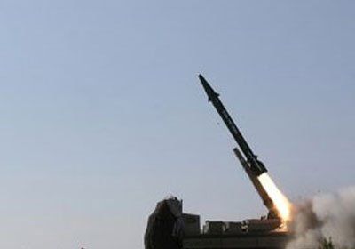 إسرائيل تختبر صاروخا باليستيا يظهر في سماء جنوب لبنان وسط خروقات جوية متكررة