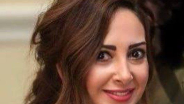 شاهد .. انفصال فنانة صاعدة عن زوجها المرتبط بفنانة مشهورة