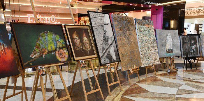 شاهد .. انطلاق ملتقى الصالحية التشكيلي الأول بمشاركة 23 فنانا ويستمر حتى 17 يناير الجاري