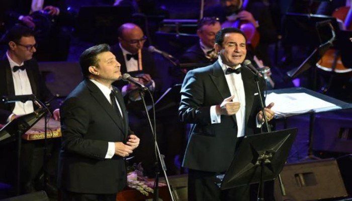 شاهد .. محمد ثروت يساند هاني شاكر برسالة مؤثرة بعد وعكته الصحية.. ماذا قال؟