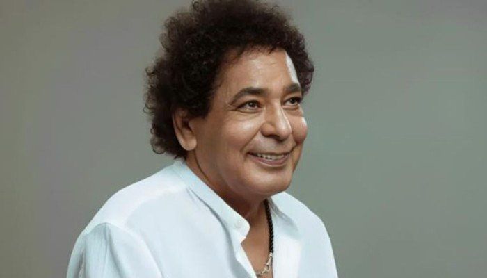 شاهد .. تعرف على تطورات الحالة الصحية للكينج محمد منير بعد تأجيل حفله في دبي