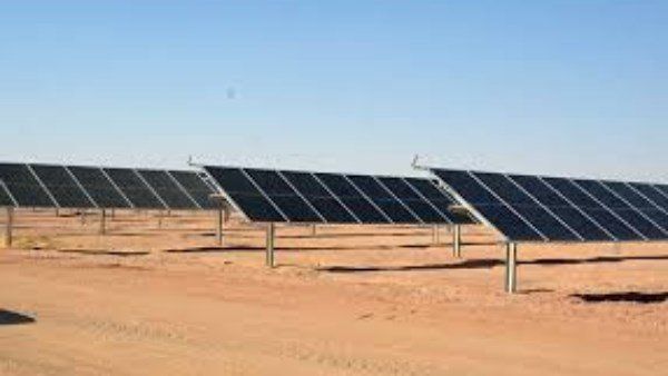 فوز مشروع أبيدوس 2 للطاقة الشمسية بجائزة الصفقة الأفريقية للعام