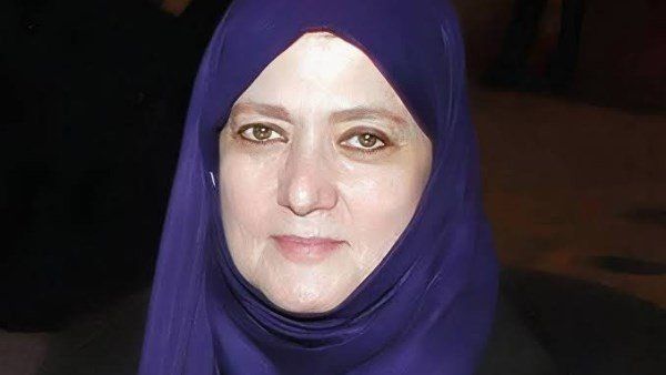 شاهد .. شمس البارودي تنجو من حادث سير مروع أعلى كوبري الدقي