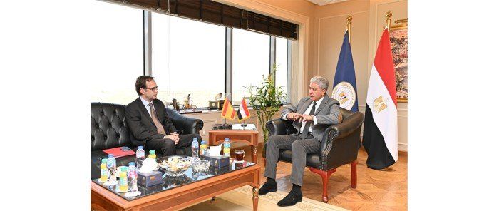 شاهد .. وزير السياحة والآثار يلتقى وزير الثقافة الإسبانى لبحث تعزيز التعاون المشترك