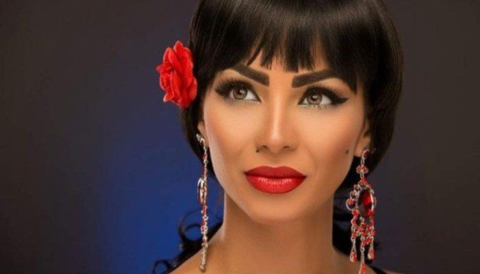 شاهد .. دوللي شاهين تكشف موعد ومكان قداس تأبين والدتها في القاهرة