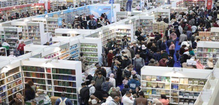 شاهد .. معرض القاهرة الدولي للكتاب يستقبل أكثر من 2 مليون زائر في خمسة أيام
