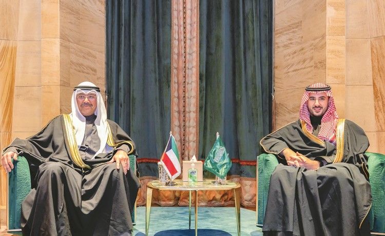 وزير الدفاع بحث مع نظيره السعودي تعزيز التعاون في المجال الدفاعي وآخر المستجدات الإقليمية