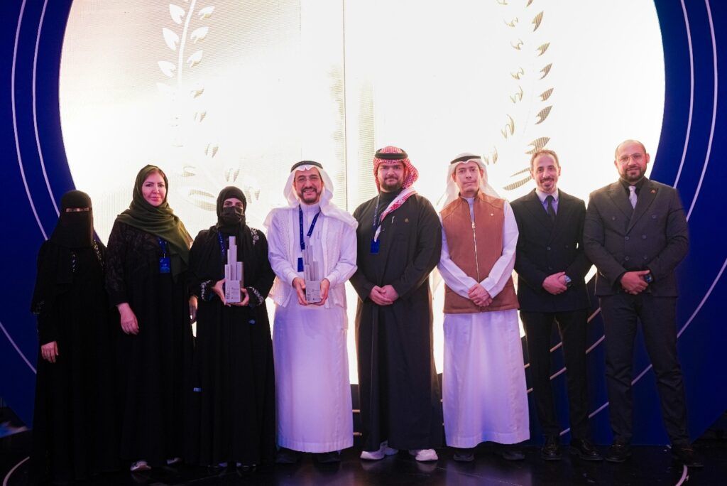 مكيون تفوز بجائزتين وتشارك كراعٍ ذهبي بمنتدى مستقبل العقار