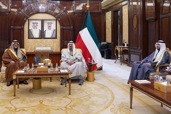 رئيس الوزراء يستقبل سفير خادم الحرمين