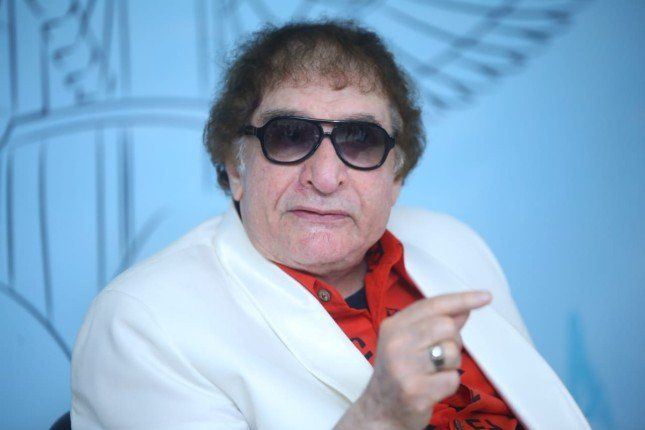 شاهد .. نقل الفنان محيي إسماعيل إلى دار إقامة كبار الفنانين بعد استقرار حالته الصحية