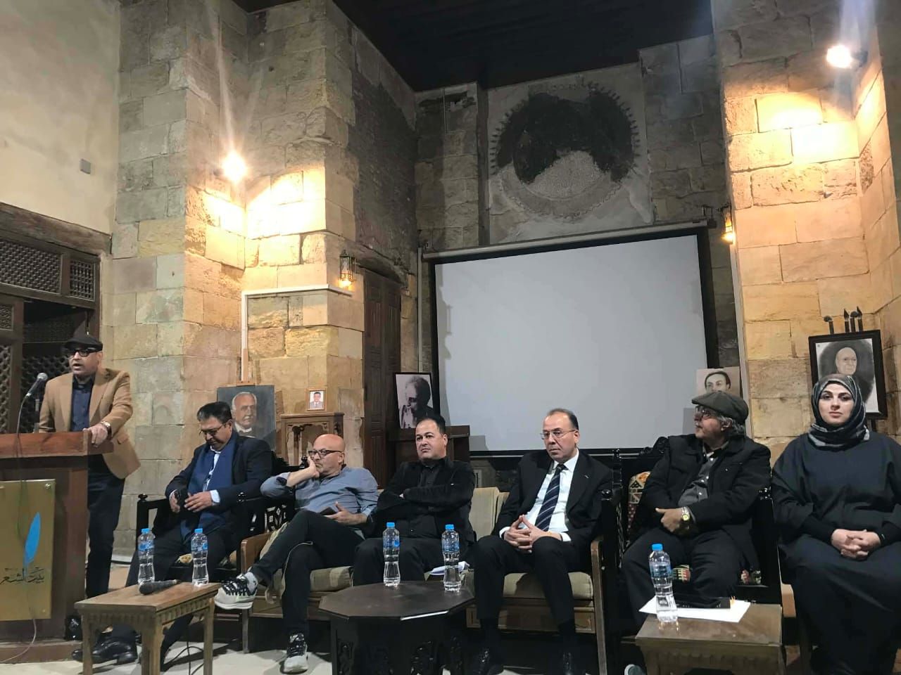 جانب من أمسية بيت الشعر العربي جانب من أمسية بيت الشعر العربي