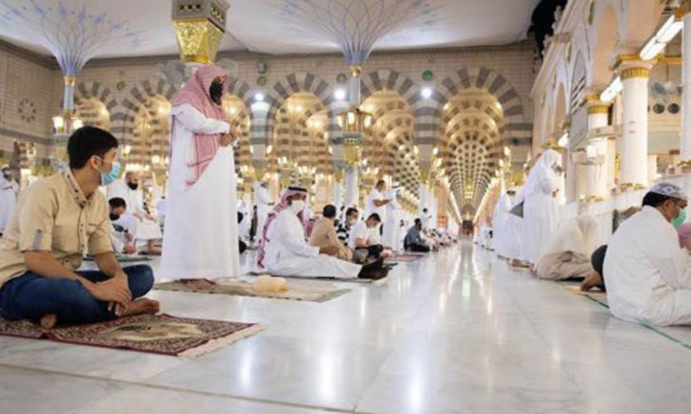 جدول صلاتي التراويح والتهجد بالحرمين لرمضان 1447هـ