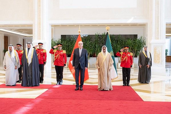 صاحب السمو يعقد جلسة مباحثات رسمية مع رئيس الاتحاد السويسري بمناسبة زيارته البلاد