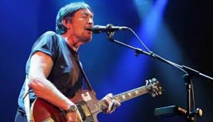 شاهد .. رحيل صوت الروك الخالد.. وفاة تشاك نيغرون مؤسس فرقة Three Dog Night عن 83 عامًا