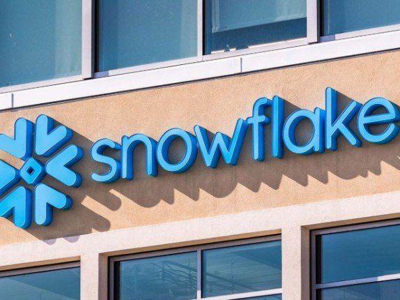 شراكة بين "سنوفليك" و"أوبن إيه.آي" لدمج نماذج الذكاء الاصطناعي المتقدمة