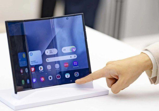 "سامسونج" تطلق جيلا جديدا من الشاشات الاحترافية ثلاثية الأبعاد بدون نظارات