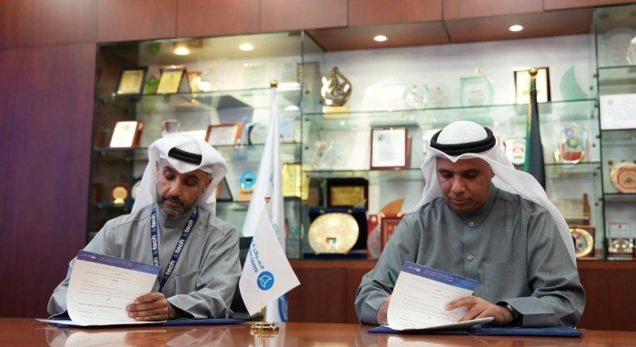مذكرة تفاهم بين المركز العلمي وكلية الكويت التقنية لتعزيز التعليم التطبيقي وبناء المهارات