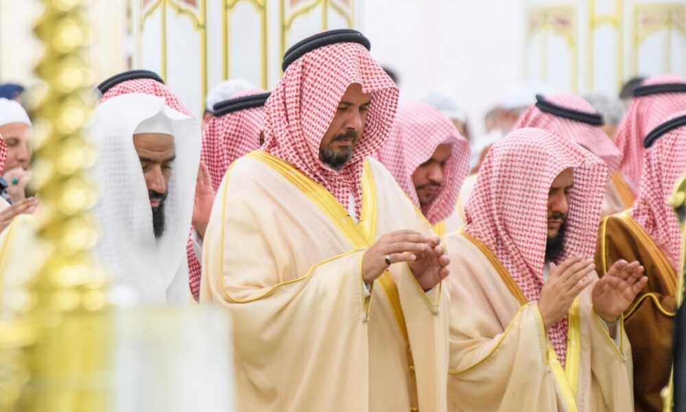 صلاة الاستسقاء في الحرمين الشريفين: دعوات بالرحمة والمغفرة