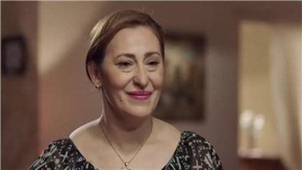 شاهد .. وفاة والدة الفنانة عبير فاروق وتشييع جنازتها من مسجد السيدة نفيسة