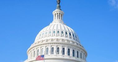 باختصار.. أهم الأخبار العربية والعالمية حتى الظهيرة.. قوات الاحتلال تقتحم قرية عين زيوان فى ريف القنيطرة.. متحف القرآن الكريم بالسعودية يعرض أكبر مصحف بالعالم..إحباط هجوم مسلح على مبنى الكونجرس الأمريكى بواشنطن