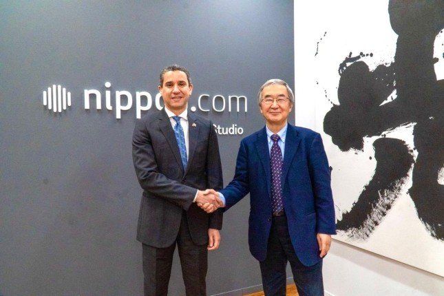 سفير مصر بطوكيو يجرى حوارًا إعلاميًا مع مؤسسة Nippon