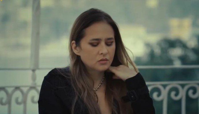 شاهد .. جلسة علاج نفسي تعيد مريم إلى ماضيها في الحلقة الخامسة من «على قد الحب»