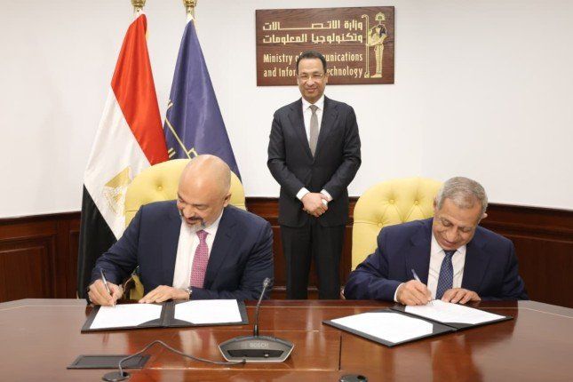 توقيع شراكة بين الأكاديمية العربية و«إي آند مصر» لإنشاء مختبرات اتصالات متطورة