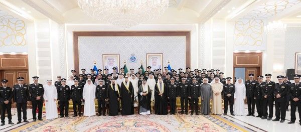 الأمير لرجال «الداخلية»: تطبيق القانون على الجميع بحزم وعدل وحياد