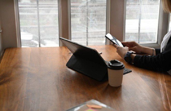 خبراء يحذرون من «الإرهاق الرقمي».. إنهاك نفسي وتبلد عاطفي بسبب الاستخدام المفرط للأجهزة