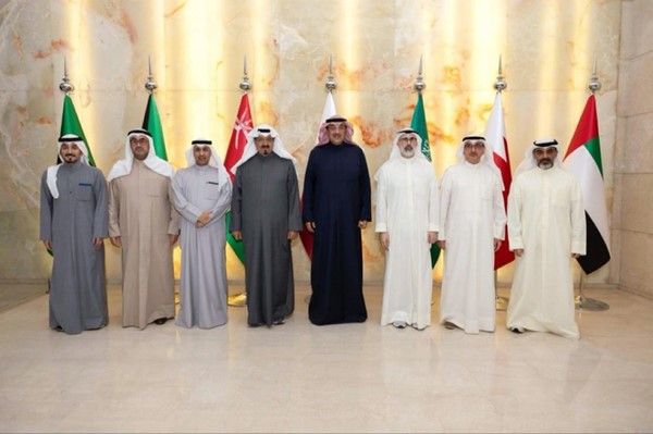 ولي العهد ورئيس الوزراء زارا مبنى ديوان عام «الخارجية» واطلعا على شرح موجز حول آخر المستجدات الإقليمية جراء الهجمات الإيرانية الآثمة